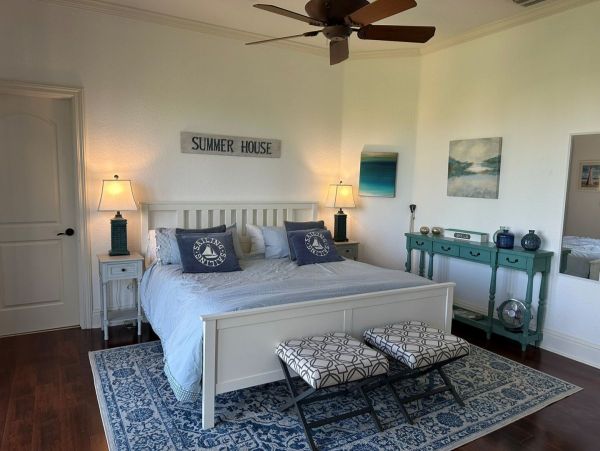 Luxury Four Bedroom Vacation Rental on Longboat Key Sleeps 8